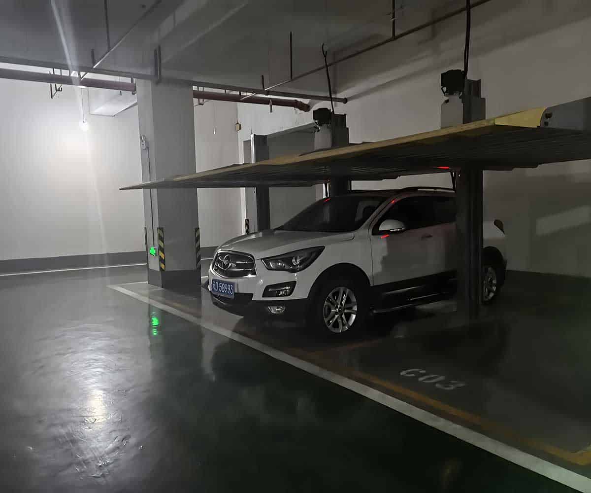 兩柱機械式停車位設計坡度與尺寸分析